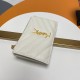 YSL聖羅蘭頂級原單高仿MONOGRAM FRAGMENTS卡包！ 史上最好看的卡包之一非常的小巧精緻； 超級耐磨耐刮，日常可以放口袋也可以放包包裡面，顏值真的很高經典的“Y“字形秀線搭配標誌性的大五金log背面有5個卡片槽一個拉鍊內袋型號607915