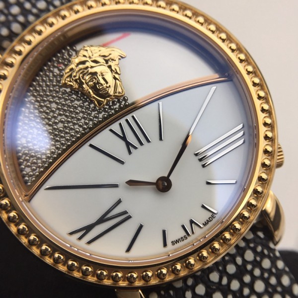 Versace範思哲93Q系列兩個色男女中性款約40mm錶徑尺寸時尚鋼珠款牛皮錶帶方便蝴蝶錶扣式