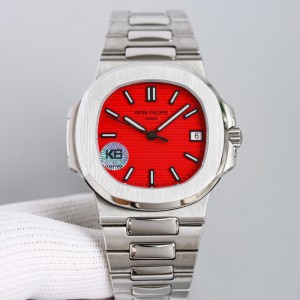 PATEK PHILIPPE百達翡麗頂級原單獨特的紅螺[666] 2022鸚鵡螺情人節帶著一絲的愛強勢打造，以百達翡麗鸚鵡螺5711經典的不銹鋼材質製作錶圈和錶帶。 整個錶盤則採用經典的“獨特紅色”進行裝潢，同時刻有“Patek Philippe Geneva”品牌名稱，合作雙方的特點可謂是一目了然
