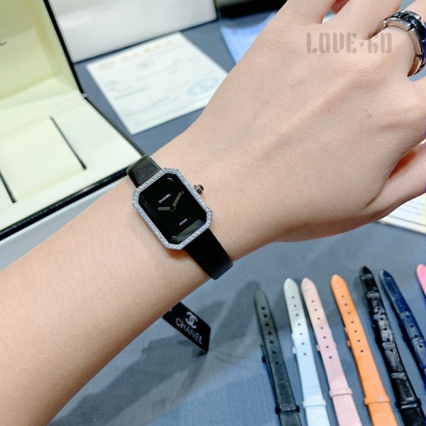CHANEL香奈兒 PREMIÈRE腕表的八角形輪廓與巴黎芳  腕表 女士手錶