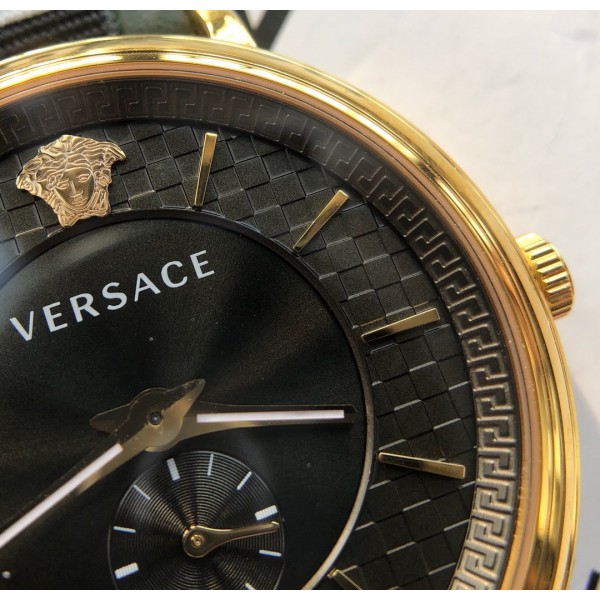 Versace凡賽斯頂級原單高仿VV450新款原單範思哲VEBQ系列男款45mm藍寶石鏡面、原裝瑞士石英機芯表面尼龍添加白色膠logo與塗紋，底部是防水牛皮
