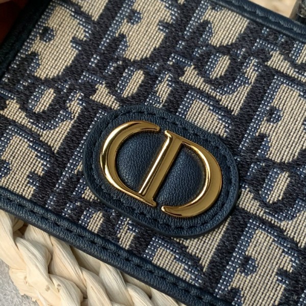 Dior迪奧30Montaigne卡夾精緻典雅採用藍色提花面料blique印花裝潢正面飾以CD標誌可收納小件日用品，可輕鬆放入各式手袋中2164