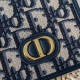 Dior迪奧30Montaigne護照套經典，採用藍色提花面料Oblque印花裝潢正面以CD標誌設有四個卡槽和兩個貼袋d2163