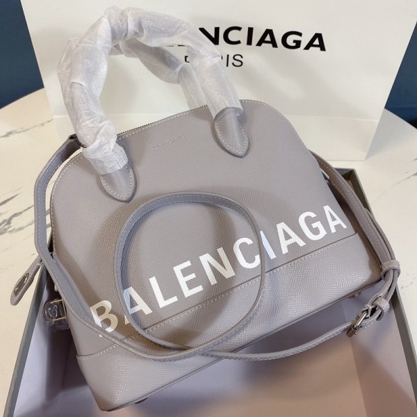 Balenciaga巴黎世家顛覆潮流的大字母貝殼包K02970
