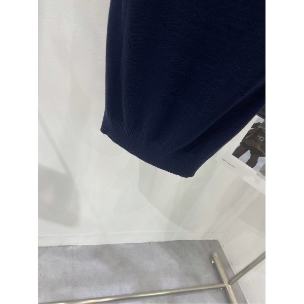頂級高仿Miu Miu繆繆24SS新款藏藍色小標針織短袖