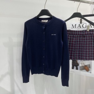 Miu Miu繆繆高仿名牌2024春夏新款羊毛開衫時髦感很强的一款針織開衫短外套