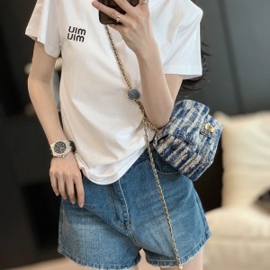 Miu Miu 繆繆顶级原单高仿22SS新款刺绣T恤 高品质有垫肩 黑色/白色