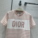 Dior迪奧頂級原單22春夏新品，Dior·Vibe撞色條紋T恤！ 胸前大logo印花圖案低調高級，經典版型氣質優雅减齡少女風。 搭配紗裙牛仔褲都好看，進口純棉質感超贊