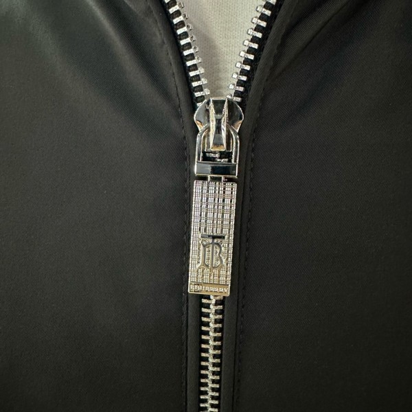 Burberry巴寶莉高仿製品2024春季貿易公司通路稀出同步官網發售新款男士夾克外