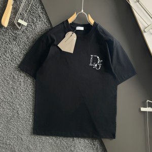 Dior迪奧高仿製品24新款獨家限定貼布Logo刺繡圖案短袖T恤黑色