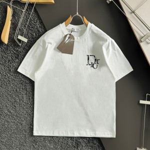 Dior迪奧高仿奢侈品24新款獨家限定貼布Logo刺繡圖案短袖T恤白色