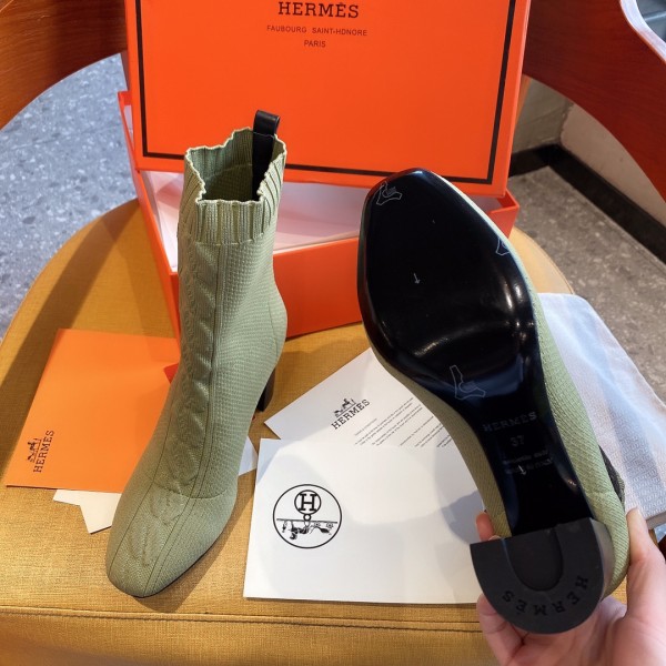 Hermes愛馬仕女士鞋2020早秋頂級品質愛馬仕最新款高靴，鞋面採用國外流行風格針織配進口牛皮，內裡墊腳全牛皮，6釐米層皮跟，義大利 