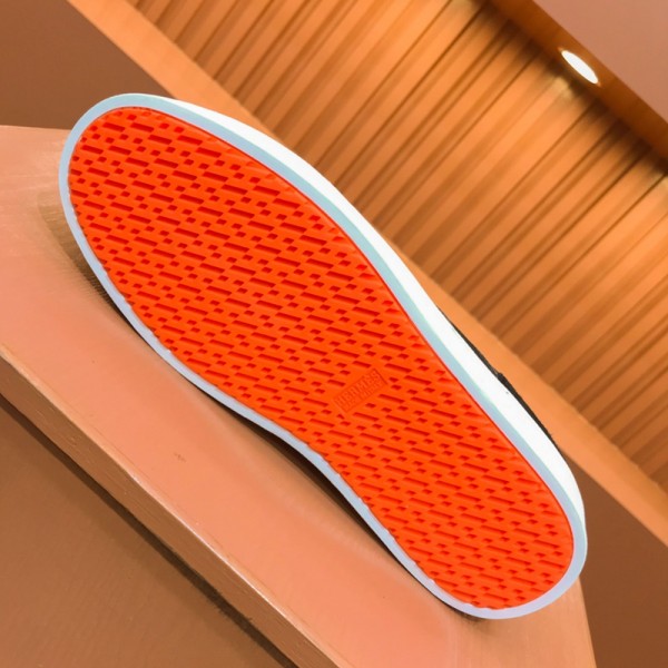 Hermes愛馬仕男板鞋鞋面採用優質原版資料羊皮內裡特供大底細節决定品質