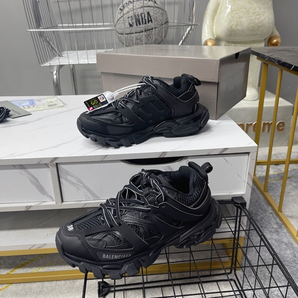 Balenciaga巴黎世家頂級原單高仿 三代復古運動外公鞋3代Triple-S 3.0 K05815