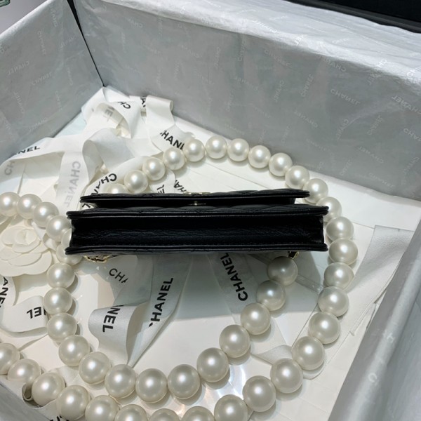 CHANEL 香奈兒珍珠胸包斜挎包最好看的珍珠款�整一條鏈條都是大大顆珍珠 女包單肩包斜挎包 手提包81032