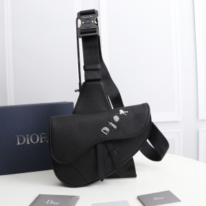 Christian Dior 迪奧 馬鞍包 彰显标志性的马鞍轮廓1ADPO093