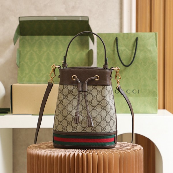 Gucci古馳女士包包小桶包Gucci系列家族裡面的王牌升級版—全銅五金可愛的小桶包造型搭配紅綠織帶百搭的日常習慣550620