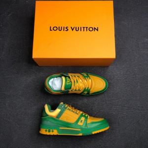 Louis Vuitton路易威登女2021春夏最新款拖鞋最新款拖鞋專櫃經典款LV刺花面料