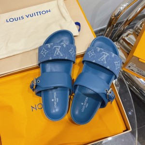 Louis Vuitton路易威登专柜最新春夏女士拖鞋HK原版购入开发质感色泽Y版一致定制进口高端面料Y版开模五金扣