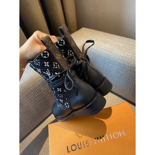 Louis Vuitton LV路易威登1854系列早秋新款馬丁靴延續了走秀靴