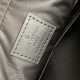 LV路易威登頂級原單M21396春夏新款男士也出三件套斜挎包小號手袋是日常的最佳袋款，優雅、輕巧，黑花銀花拼色男士三件套挎包～內部空間寬敞，既實用又典雅，大小剛剛好尺寸