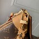 LV路易威登頂級原單高仿M46659本款手袋自品牌檔藏館的經典設計汲取靈感，以Monogram與Monogram Reverse帆布搭配皮革飾邊，、愜意而不失考究意味。 S-lock鎖扣與編織鏈帶手柄豐富細節設計，肘挎與長短肩背可隨心切換。