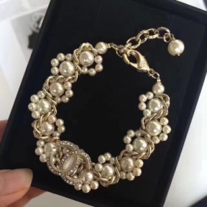 CHANEL 香奈兒  官網最新款  未來主義者設計理念  品質好 進口珍珠 項鍊/手鏈
