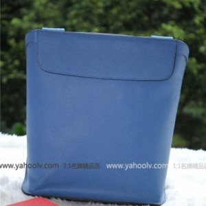 HERMES愛瑪仕 新款 手掌紋牛皮水桶雙肩包 H96318D-1藍色