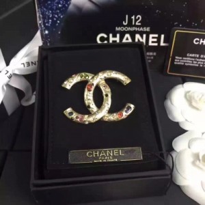 專櫃款 Chanel 彩寶珍珠雙C胸針 【尺寸】寬約5.5cm 高約4.2cm