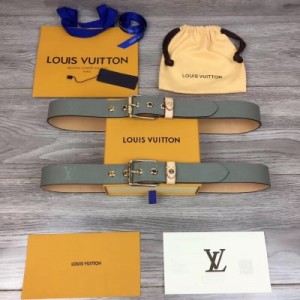 LV路易威登男士原單腰帶 寬度35毫米 編碼M0043 Louis Vuitton採用最新的帆布製作 進口樹膏磨砂做底 針扣設計 皮帶孔位由5個(純銅)飾釘組成 均由全新顏色打造