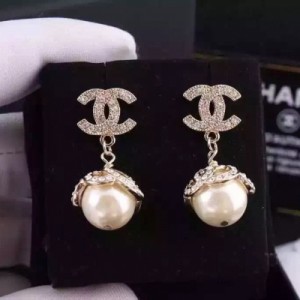 【專櫃款】時尚魔頭Chanel香奈兒鋯石雙C吊復古紋珍珠耳環 兩色選擇