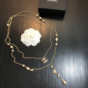 Chanel 新款毛衣鏈經典CC的中和 讓Ta越發獨特、時髦 黃銅材質