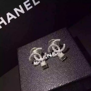 Chanel........專櫃原版...鏈條CC吊方塊四面鑽鑽耳環......完美品質