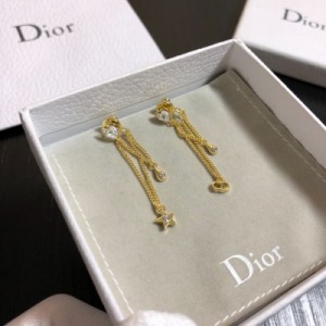 Dior迪奧 新款迪奧耳釘簡約系列首飾 黃桐材質