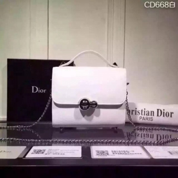 迪奧Dior.Tribale系列爆款小包出貨夏天最適合的小包Miss Dior鏈條肩包，  進口牛皮精緻的款式，個性的圓珠扣肯定是你的最愛尺寸：16*14*5 款號：CD688、黑色、粉色、白色、紅色