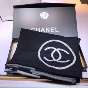 Chanel香奈兒圍巾 專櫃同步 非黑即白——經典致敬 黑白就是經典…簡單就是大氣 今年Chanel不斷帶來驚喜…100*200cm