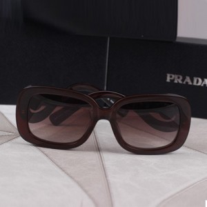 Prada女士墨鏡 普拉達個性時尚優雅方框太陽鏡 墨鏡 270-A-咖色