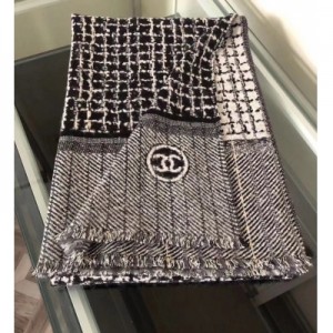 Chanel香奈兒圍巾 2020年最新秋冬款，75*200CM，300克 ，由7種原料混合編織而成