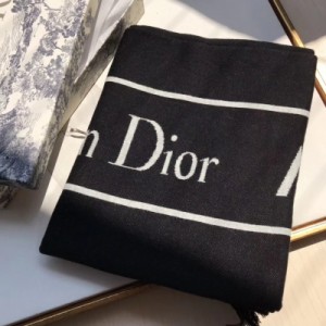 Dior迪奧圍巾 終於等到你了2019年最新款，火爆的字母系列35*210CM羊駝毛混絨面料雙面設計、克重500克 ，重工針織每天10-20條的產量