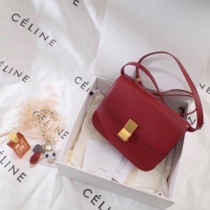 Celine原單 手抓紋 Céline Classic Box的鎖扣設計秉承了CéLINE一貫的簡約大氣復古風範 包身也沒有搶眼的裝飾點綴 但是就憑這股難得的極簡魅力 讓大眾女性愛不釋手 尺寸：24cm 款號：16417