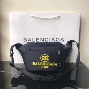 Balenciaga巴黎世家腰包，刺繡黃色Logo特流行。103黑色