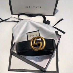 Gucci古馳皮帶 新款 互扣式G帶扣深受品牌輝煌的70年代經典設計所影響，得以重新詮釋。安放於織紋皮革腰帶之上。4.0cm