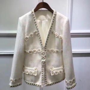Chanel白色外套