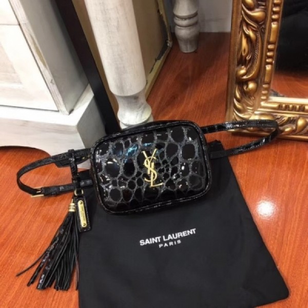 YSL聖羅蘭 Yves Saint laurent 專櫃最新皮紋 龜紋，可調節式腰包，長度調節範圍為65-110cm，一個內袋，三個卡槽，一個拉鏈外袋！他不僅僅是腰包，還能當胸包，還能斜挎，iphone plus 也能輕