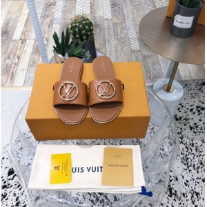 Louis Vuitton 2019年火爆金屬logo鎖頭 拖鞋 LV路易威登 頂級品質！原版一致材料，非常好看的一款！專櫃買不到系列！size：35-40（40定制）
