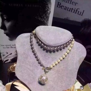 chanel 專櫃熱賣款，100周年紀念款珍珠項鍊，原版偏香檳金色珍珠！市面做的最好喔！而且也是專櫃金色，不要錯過！c