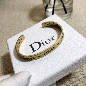 Dior迪奧 秋冬新款 Jadior “Le Tresor de la Tribales” 手環簡潔復古 視覺上已經展示出材料的美好質感專櫃正品包裝