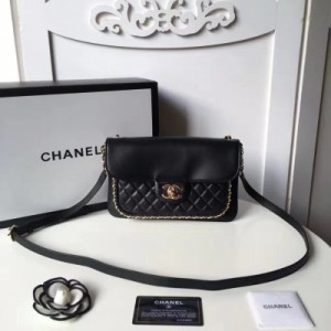 Chanel/香奈兒17春夏 菱格翻蓋金扣鏈條邊飾單肩鏈條包，可單肩可斜挎的一款包，非常實用，尺寸：25cm
