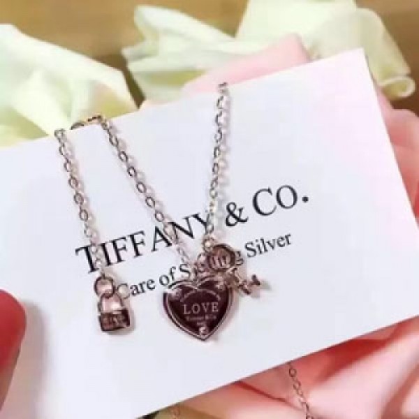 你我相遇，不是偶然，是註定有緣；你我相戀，不是巧合，是註定有愛Tiffany&co 新款 s925銀鍍玫瑰金 尾鏈帶小鎖頭 完美結合 新品美麗價白金玫瑰金