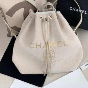 Chanel香奈兒 2020 Cambo沙灘水桶書包 雙肩包。帆布經典logo 輕巧便攜。尺寸33*35*13cm